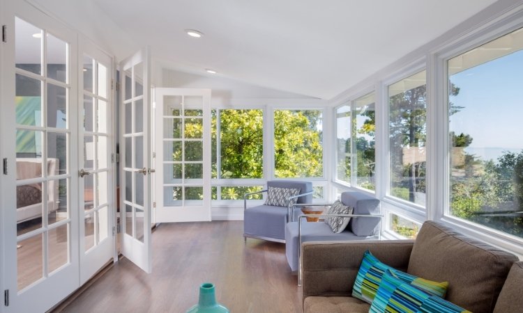 How to Decide What Color to Paint a Sunroom